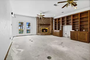 188 Old Post Rd S, Livingston, TX 77351 - Photo 8