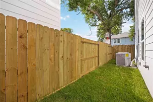 2118 Dan St, Houston, TX 77020 - Photo 10