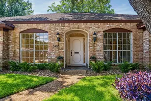 9402 Brig O Doon Cir, Houston, TX 77096 - Photo 2