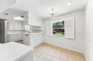 9402 Brig O Doon Cir, Houston, TX 77096 - Photo 20