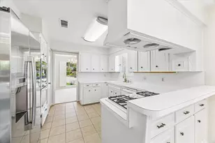 9402 Brig O Doon Cir, Houston, TX 77096 - Photo 20