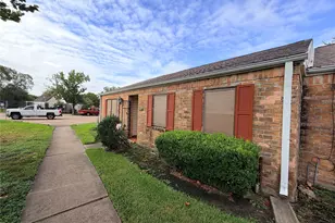 8808 Wilcrest Dr, Houston, TX 77099 - Photo 2