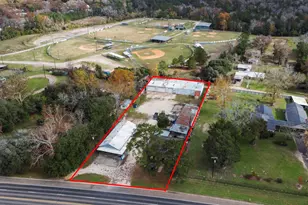 1809 S Houston Ave, Livingston, TX 77351 - Photo 1