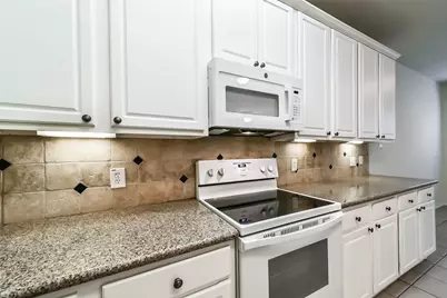 246 W Stedhill Loop Loop, The Woodlands, TX 77384 - Photo 10