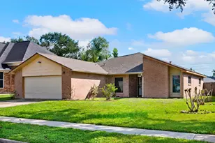 1435 Lazy Spring Dr, Missouri City, TX 77489 - Photo 2