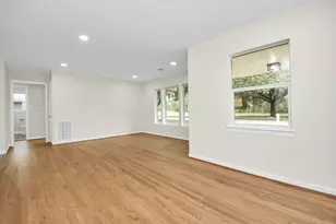 4238 T C Jester Blvd, Houston, TX 77018 - Photo 14