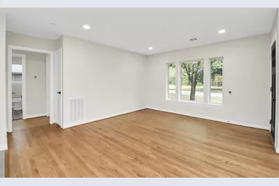 4238 T C Jester Boulevard, Houston, TX 77018 - Photo 10