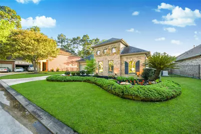 7 Dunwood Springs Court, Shenandoah, TX 77381 - Photo 2