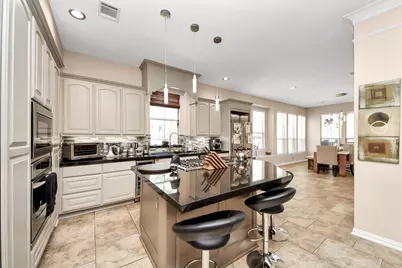 6 E Matisse Meadow Court, The Woodlands, TX 77382 - Photo 12