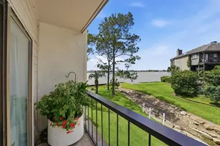 401 Lakeside Ln, Houston, TX 77058 - Photo 14