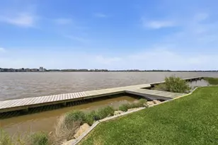 401 Lakeside Ln, Houston, TX 77058 - Photo 20