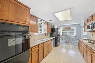 2010 River Village Dr, Houston, TX 77339 - Photo 6