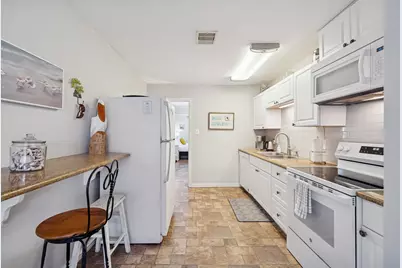 4121 Las Palmas Street, Galveston, TX 77554 - Photo 4