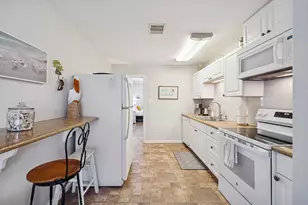 4121 Las Palmas St, Galveston, TX 77554 - Photo 4