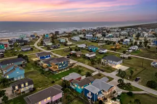 4121 Las Palmas St, Galveston, TX 77554 - Photo 34