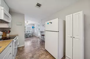 4121 Las Palmas St, Galveston, TX 77554 - Photo 8