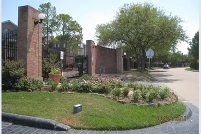2023 Gentryside Drive #201, Houston, TX 77077 - Photo 4