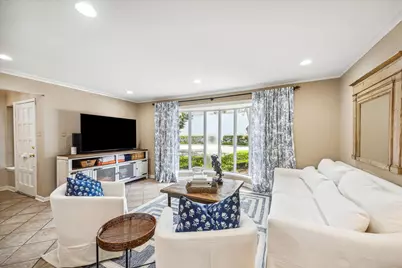 8956 Chatsworth Drive #8956, Houston, TX 77024 - Photo 4