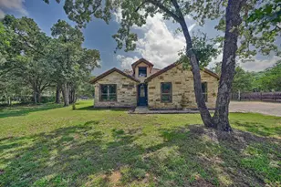 204 Matthew Cove, Bastrop, TX 78602 - Photo 2
