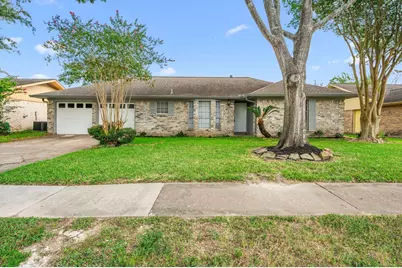 1923 Winding Creek Drive, Pearland, TX 77581 - Photo 2