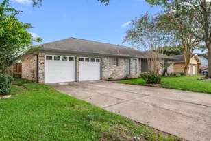 1923 Winding Creek Dr, Pearland, TX 77581 - Photo 4
