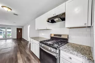10987 Fairland Dr, Houston, TX 77051 - Photo 18