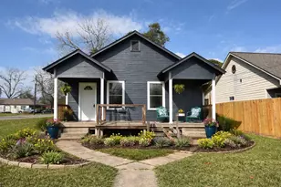 301 E 3rd St, Sweeny, TX 77480 - Photo 4