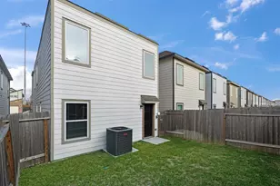 15345 Estrella E, Houston, TX 77073 - Photo 4