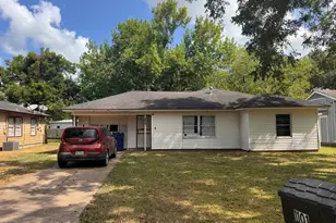 1101 Southampton Dr, Angleton, TX 77515 - Photo 1