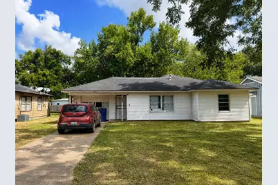 1101 Southampton Dr, Angleton, TX 77515 - Photo 1