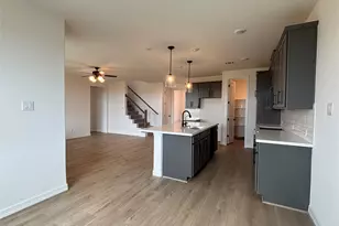 7719 Jade Crst Dr, Angleton, TX 77515 - Photo 4