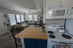 16716 Fletcher Christian Rd, Jamaica Beach, TX 77554 - Photo 10