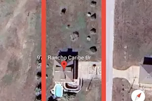 979 Rancho Carribe Dr, Crystal Beach, TX 77650 - Photo 2