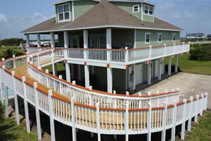 979 Rancho Carribe Dr, Crystal Beach, TX 77650 - Photo 6