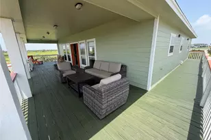 979 Rancho Carribe Dr, Crystal Beach, TX 77650 - Photo 18