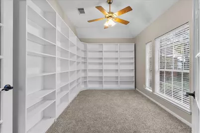 2733 W Oaks Boulevard, Pearland, TX 77584 - Photo 12