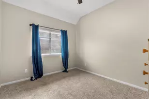 2733 W Oaks Blvd, Pearland, TX 77584 - Photo 26