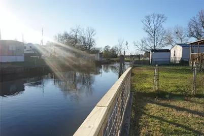 8977 Gladewood Street, Willis, TX 77318 - Photo 22