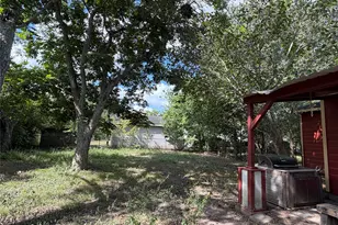 426 E Fm 1093 Rd, Wallis, TX 77485 - Photo 24
