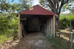 426 E Fm 1093 Rd, Wallis, TX 77485 - Photo 16