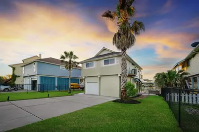 1127 Tiki Drive, Tiki Island, TX 77554 - Photo 36
