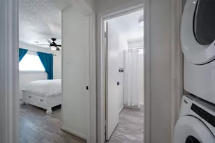 1127 Tiki Dr, Tiki Island, TX 77554 - Photo 22