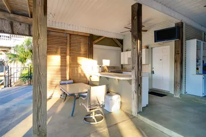 1127 Tiki Drive, Tiki Island, TX 77554 - Photo 42