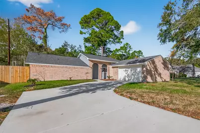 7427 Willow Oak Drive, Baytown, TX 77521 - Photo 2