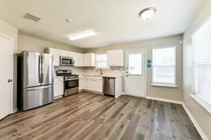 10247 Country Squire Blvd, Baytown, TX 77523 - Photo 6
