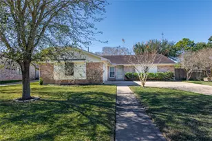 11302 Blackhawk Blvd, Houston, TX 77089 - Photo 1