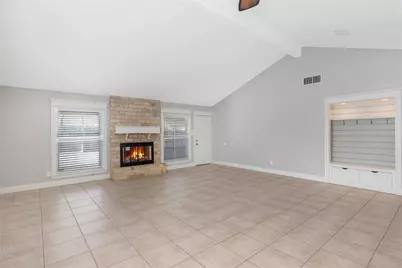 11302 Blackhawk Boulevard, Houston, TX 77089 - Photo 10