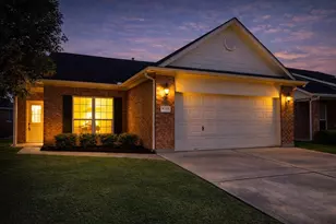 418 Price Dr, Wharton, TX 77488 - Photo 2