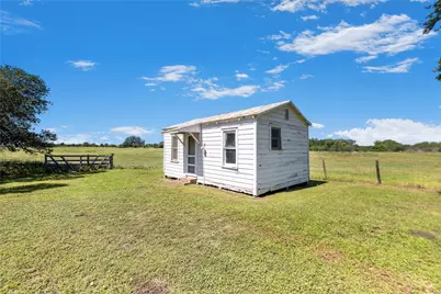 2602 Bootlegger Lane, Yoakum, TX 77995 - Photo 24