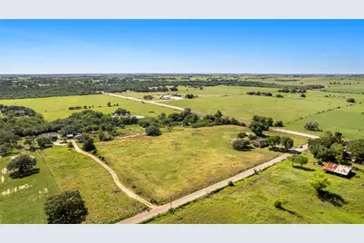 2602 Bootlegger Lane, Yoakum, TX 77995 - Photo 28